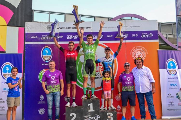 Maximiliano Navarrete hizo podio en la 8va etapa en una emocionante jornada final de ciclismo