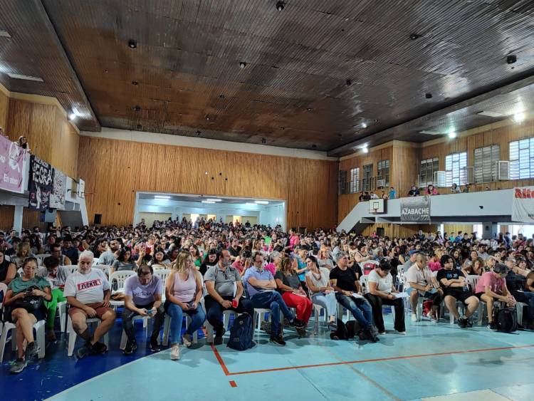 ATEN Capital rechazó la propuesta salarial de Figueroa en Neuquén y votó por iniciar con un paro