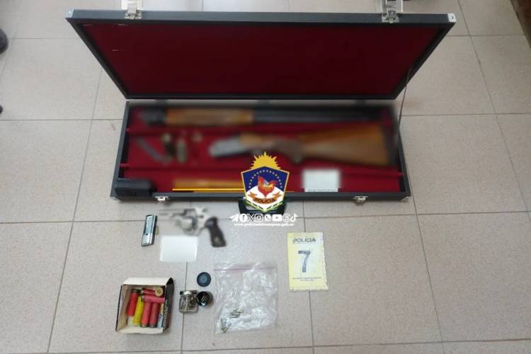 Secuestran armas y gran cantidad de municiones en allanamiento