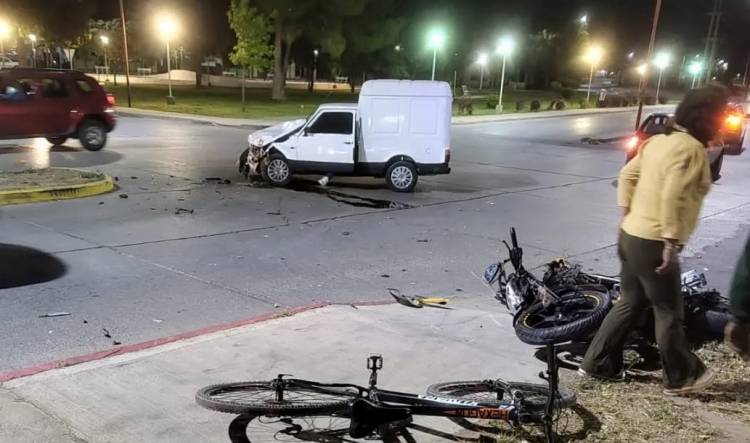 Accidente sobre calle Traful y Jose Hernández 