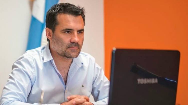 Darío Martínez pidió una reunión a gremios estatales y privados 