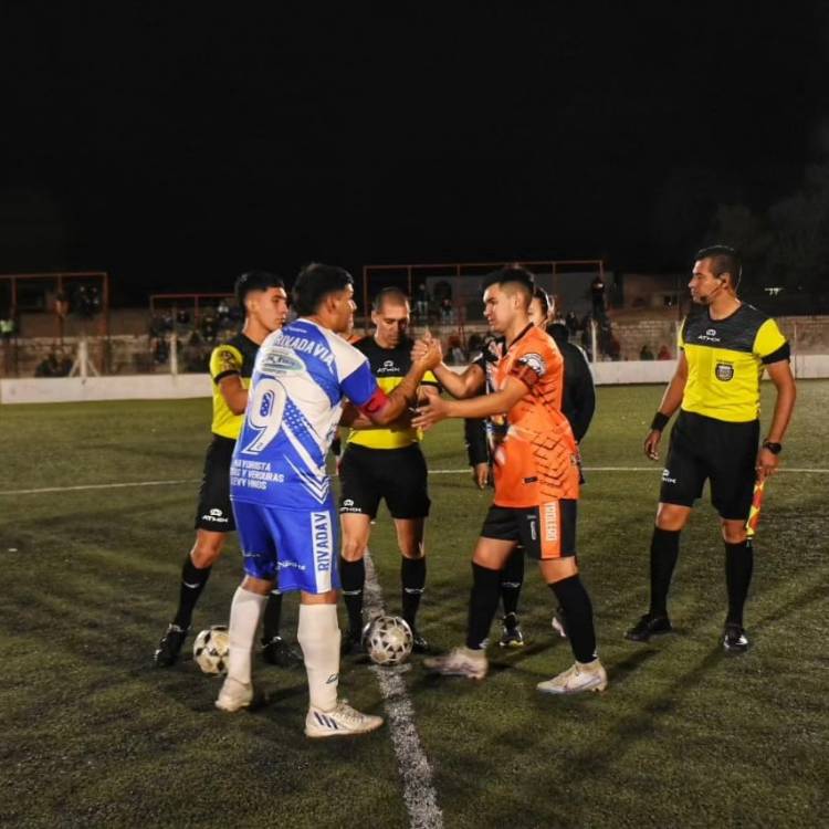 Los clubes Petrolero Argentino y Rivadavia disputaron la copa Aniversario Ciudad de Plaza Huincul 