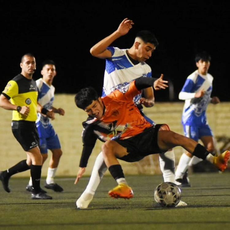 Los clubes Petrolero Argentino y Rivadavia disputaron la copa Aniversario Ciudad de Plaza Huincul 