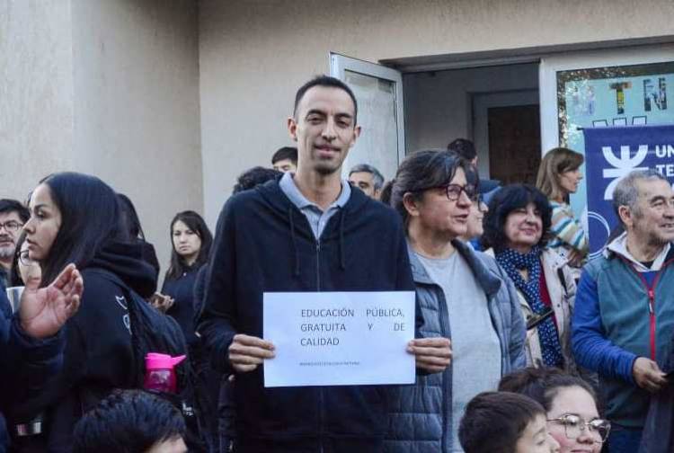 Defendamos la Educación Pública siempre!!