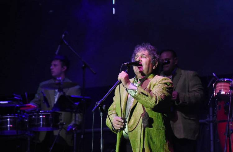 Los Palmeras cerraron el festejo Aniversario de la ciudad de Plaza Huincul 