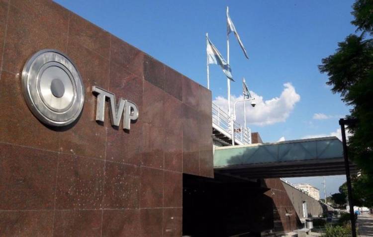 Apagan la web y las redes sociales de la TV pública y Radio Nacional: cuándo y a qué hora