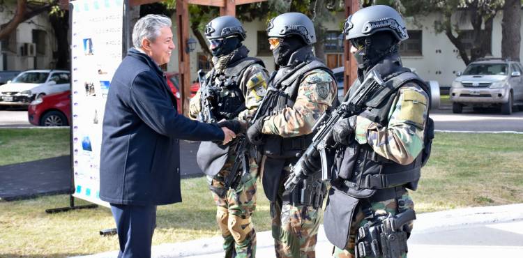 Entregaron equipamiento a la Policía por más de 1.500 millones de pesos