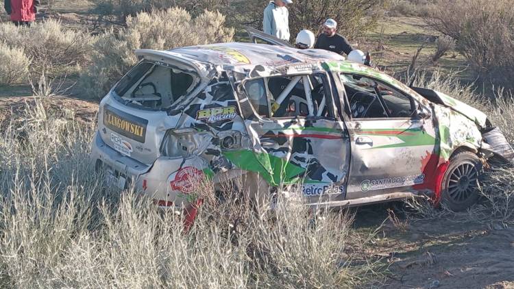 RALLY REGIONAL:  Accidente en el Rally de Ing. Huergo