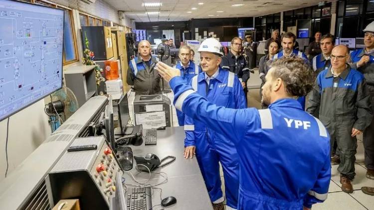 YPF recibió más de 60 ofertas para la venta de 30 áreas maduras de hidrocarburos