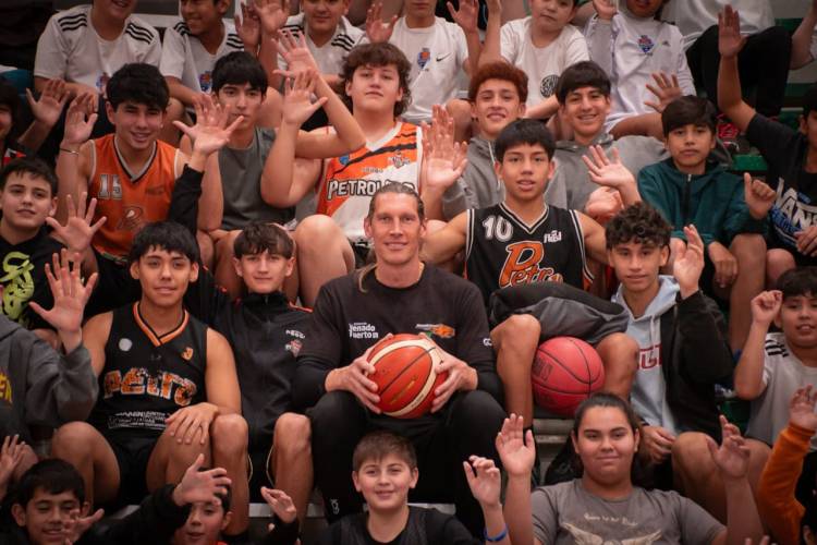 Walter Herrmann visito la ciudad de Cutral Co