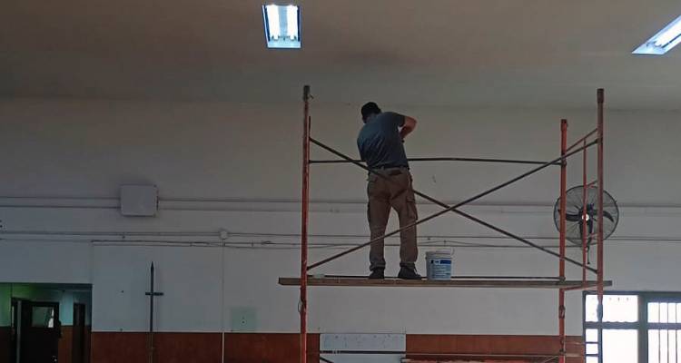 El mantenimiento de escuelas se intensificó en el receso