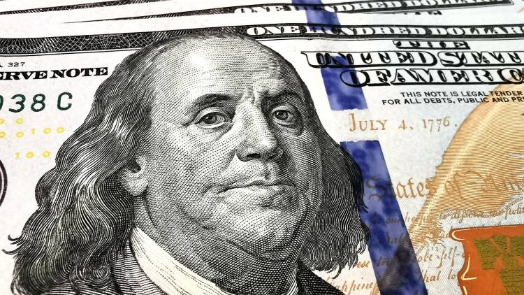 A cuánto estará el dólar y cuál será la inflación a fin de año según las principales consultoras