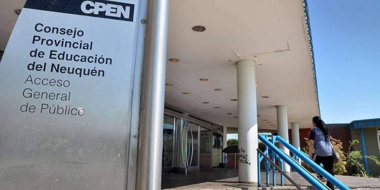 El CPE continuará descontando los días de paro docente