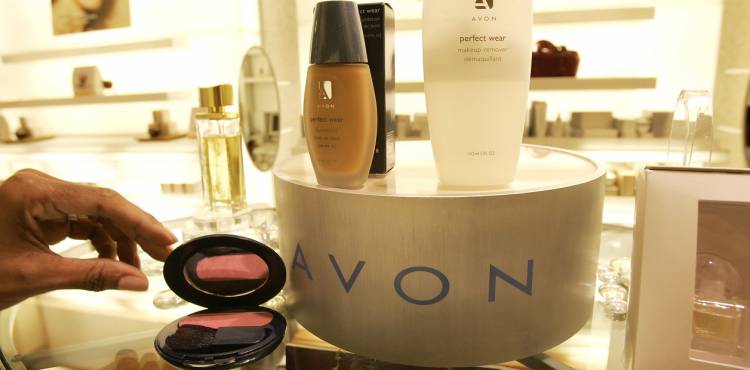 Avon entró en concurso de acreedores en EE.UU.: qué implica para su dueña Natura y cómo afecta a Argentina