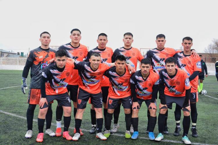 Petrolero Argentino y Maronese, entre los cuatro mejores de Copa Neuquén