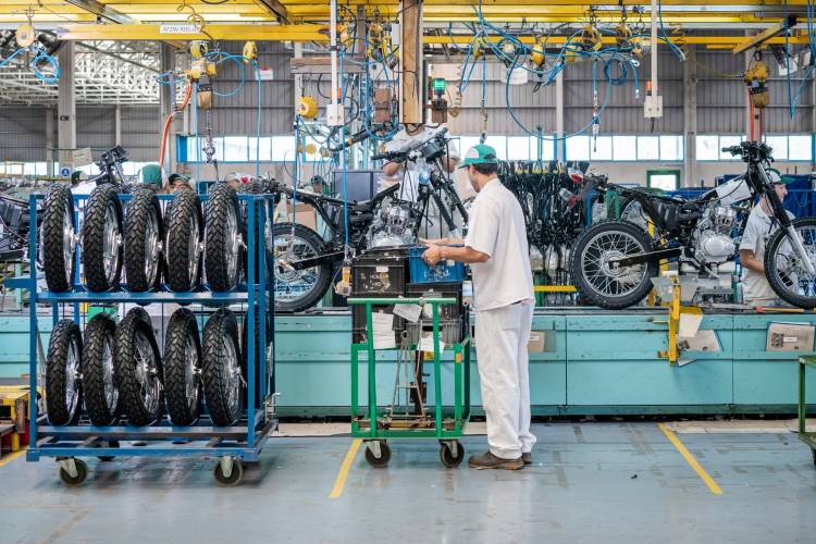 Honda invierte u$s 15 millones en su planta de Campana para exportar más piezas a Brasil