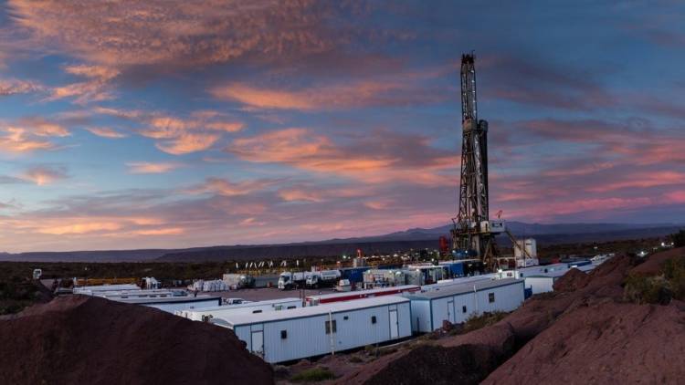 Pampa Energía comprará  sus bonos en circulación para reducir su deuda