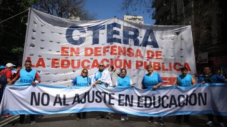 Los docentes universitarios volvieron a rechazar la oferta del Gobierno y saldrán nuevamente a las calles