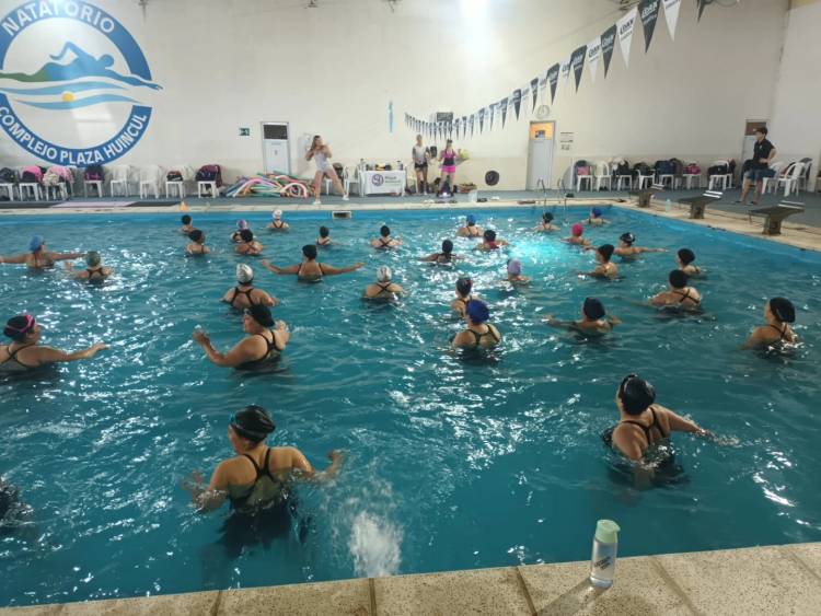 Aqua gym en el natatorio del Club Plaza
