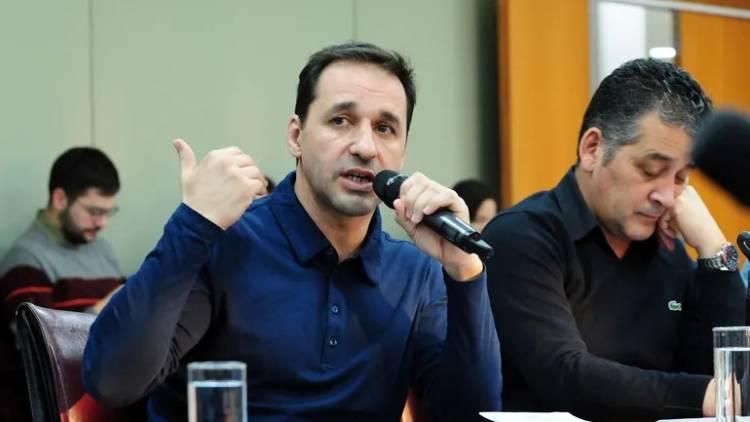 Claudio Domínguez calienta la polémica por los fondos que maneja la Legislatura