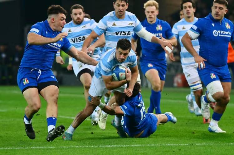 Los Pumas aplastaron a Italia con un segundo tiempo de alto vuelo, en el arranque de la gira europea