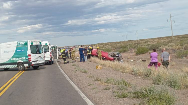 Tres muertos y varios heridos en un fuerte choque sobre Ruta 22 en Neuquén: fue cerca de Challacó