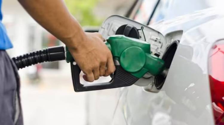 El Gobierno demandará a los municipios que cobren tasas sobre los combustibles