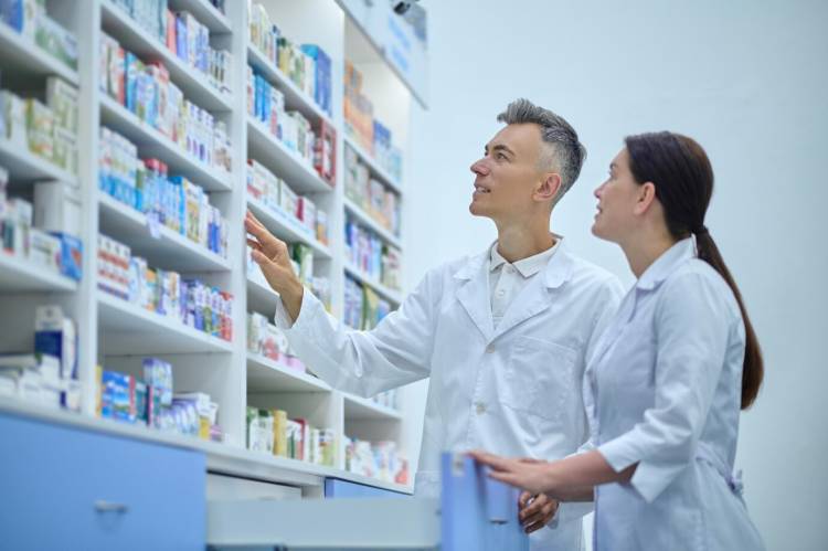 Los medicamentos subieron casi 250% y las ventas cayeron más de 9% anual