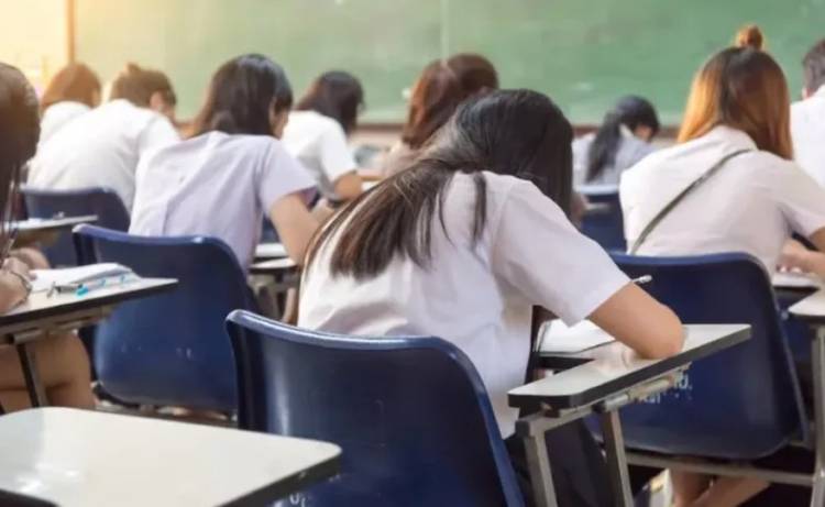 El Gobierno avanza con su batalla cultural contra el "adoctrinamiento": busca impedir la "ideología política" en las escuelas