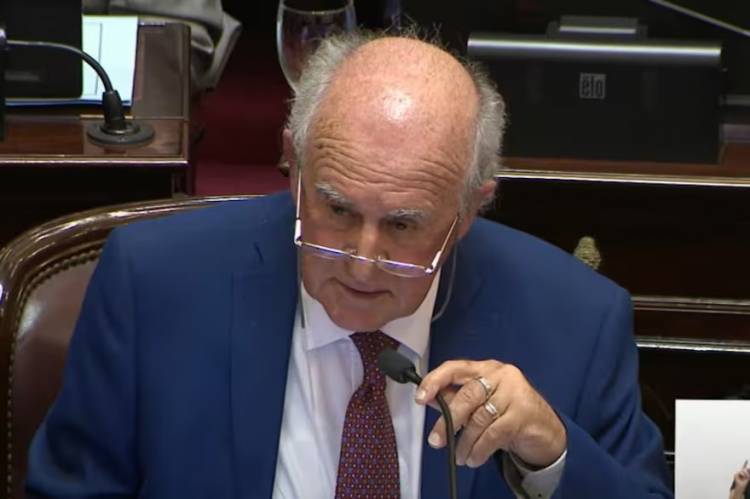 Contraataque oficialista: el Senado tratará también un pedido de suspensión del kirchnerista Oscar Parrilli