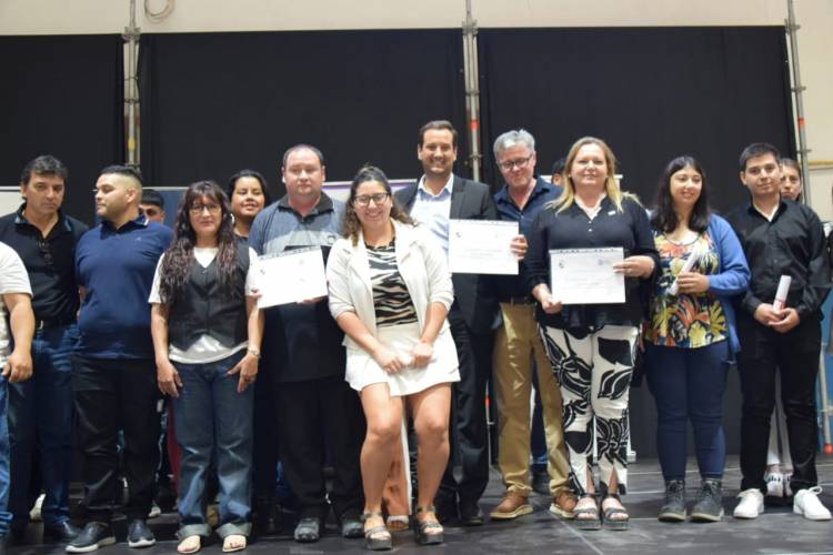 950 personas completaron su ciclo de formación en la subsecretaría de Capacitación de Plaza Huincul
