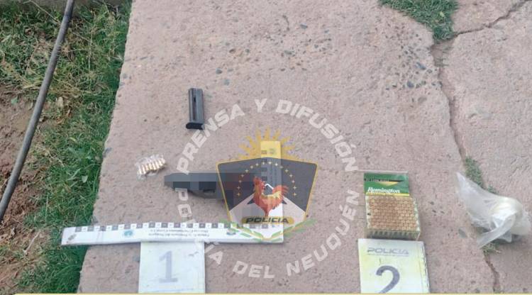 Allanamientos positivos y secuestro de armas y drogas