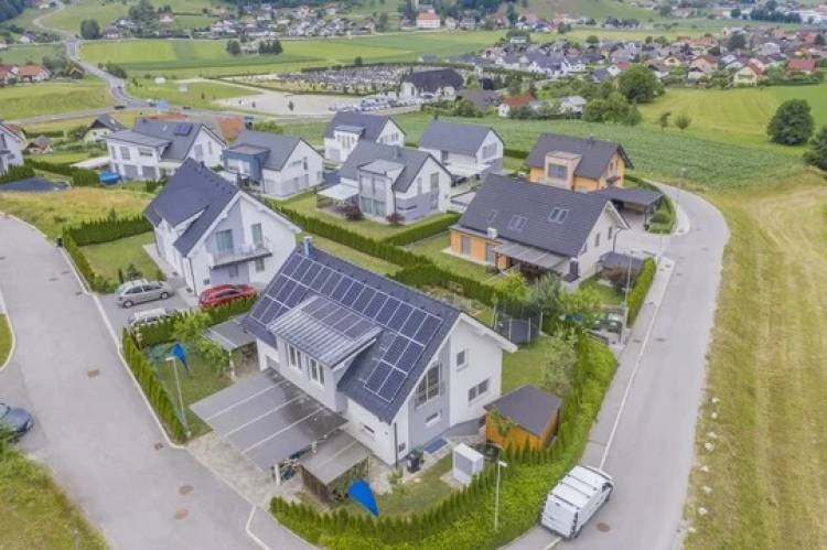Cuánto cuesta un panel solar, cómo instalarlo y para qué sirve