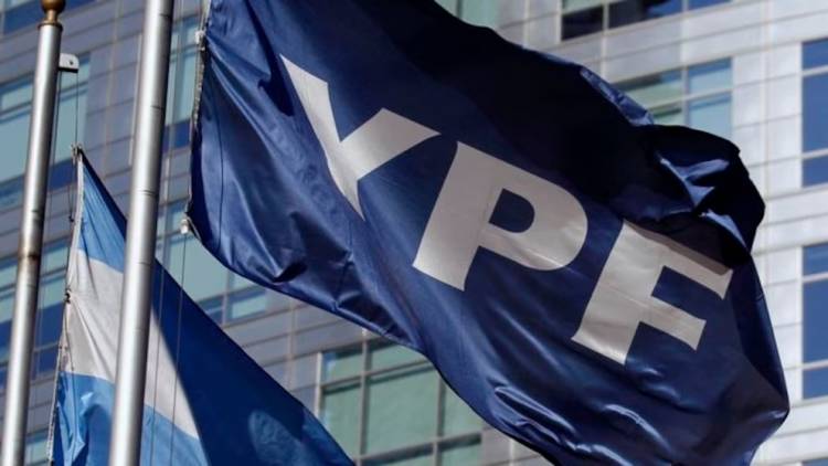 YPF prepara un acuerdo con tres empresas de la India para exportarles GNL y desarrollar el litio en la Argentina