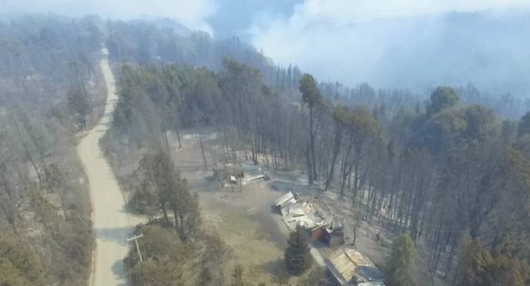 El Bolsón: evacuaron a 800 turistas y el fuego ya arrasó más de 2.000 hectáreas