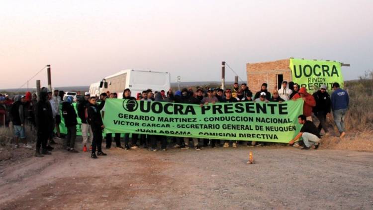 La UOCRA realizó un corte total en Sierra Barrosa: exige la incorporación del 80? mano de obra local