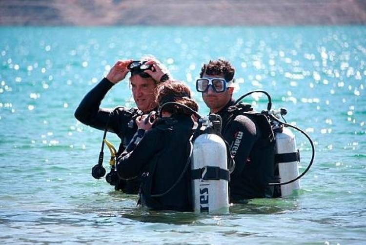 Una turista murió en una excursión de buceo en Bariloche