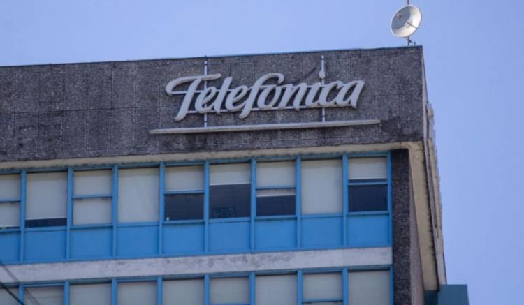 El Gobierno suspendió de forma "preventiva" la compra de Telefónica por parte de Telecom