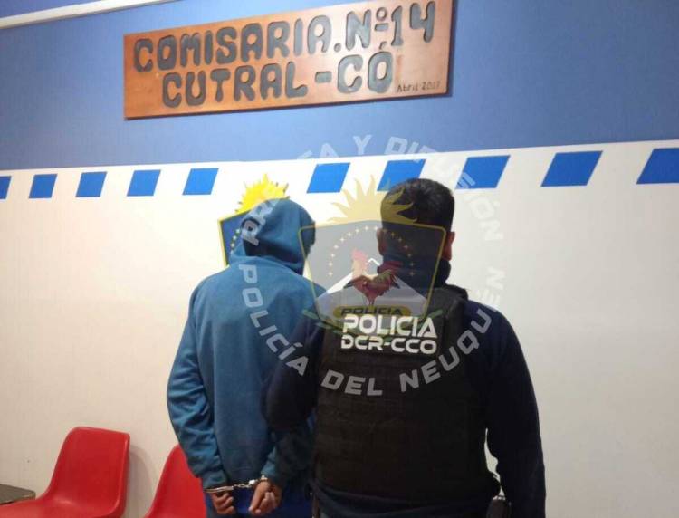 Demorado por posesión de un arma de fabricación casera 