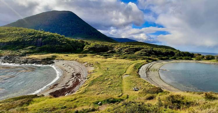 Un fuerte sismo de 7,5 sacudió el sur de Chile: hay amenaza de tsunami y piden evacuar ciudades costeras