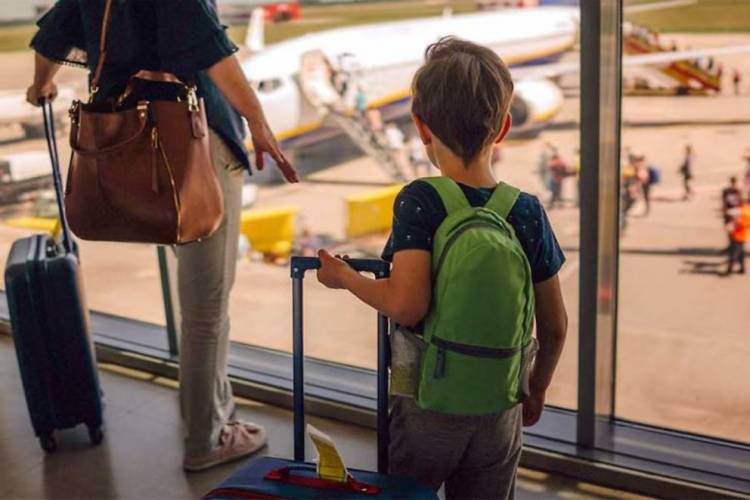 El Gobierno agilizó el trámite para los viajes internacionales de menores de edad: ahora será digital