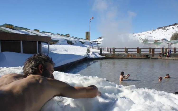 CAVIAHUE/COPAHUE Renovación de la Experiencia “Termas Nieve 2025”: Un Producto Único que Atrae al Turismo Invernal