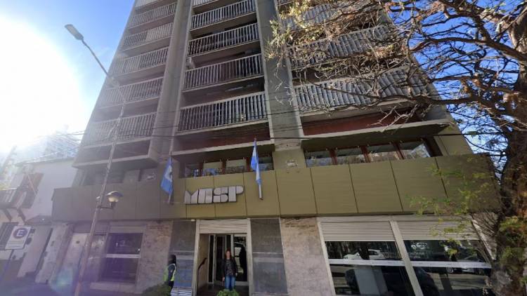 Denunciaron a un empleado público de Neuquén por cobrar su sueldo sin trabajar: es hijo de un ex gobernador