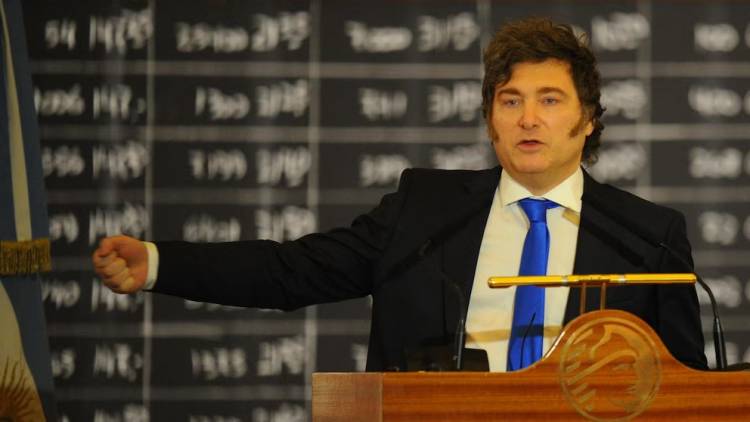 Milei confirmó que vetará el aumento a los jubilados y advirtió que irá a la Justicia si el Congreso no lo apoya