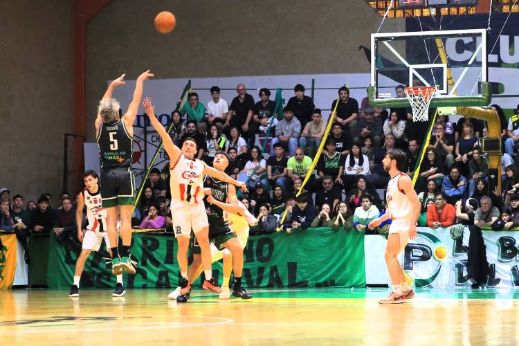 Pérfora se hizo fuerte en el Malvinas y se adelantó en las Semifinales