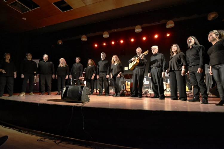 Sanampay y el Ensamble Vocal Huincul brillaron en el Centro Cultural Gregorio Álvarez 