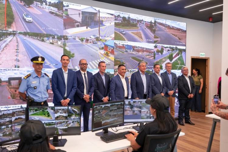 Quedo inaugurado el nuevo centro de monitoreo en Cutral Co