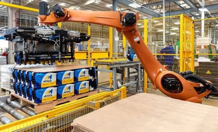 La fábrica de baterías Moura cerró dos plantas de producción en Pilar y analizar importar desde Brasil