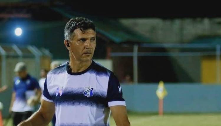 Mauricio Laburdette y la importancia de entrenar la mente en el fútbol moderno