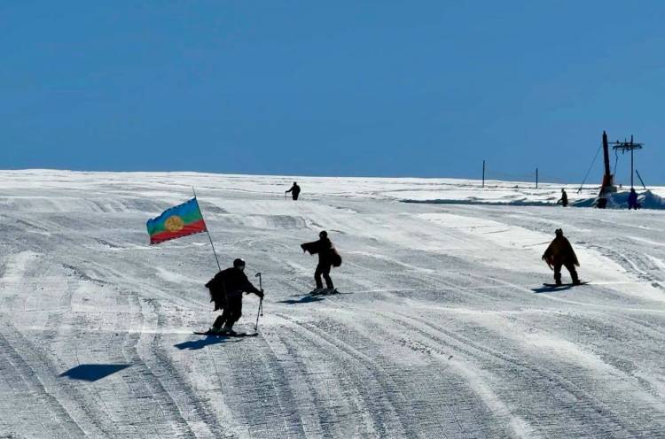 VILLA PEHUENIA Batea Mahuida inauguró la temporada de nieve con nuevas mejoras y excelentes condiciones para disfrutar del invierno